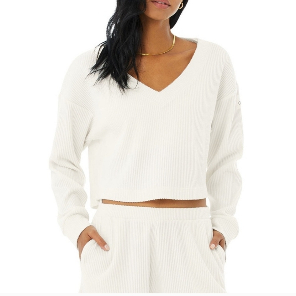 Alo Yoga Muse Ribbed Crop Pullover